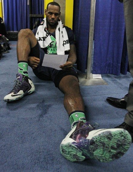 斯图加特训练开放日,国际比赛日迎来里程碑引欢呼,NBA季后赛在即,更衣室氛围转暖的简单介绍 斯图加特训练开放日,国际比赛日迎来里程碑引欢呼,NBA季后赛在即,更衣室氛围转暖的简单介绍