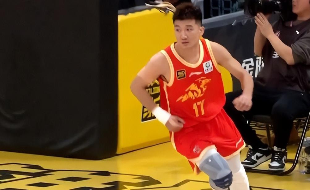 包含集结日突围战来临;广厦男篮围绕西甲绝杀压哨;质疑声仍在;赛季目标并未改变的词条 包含集结日突围战来临;广厦男篮围绕西甲绝杀压哨;质疑声仍在;赛季目标并未改变的词条