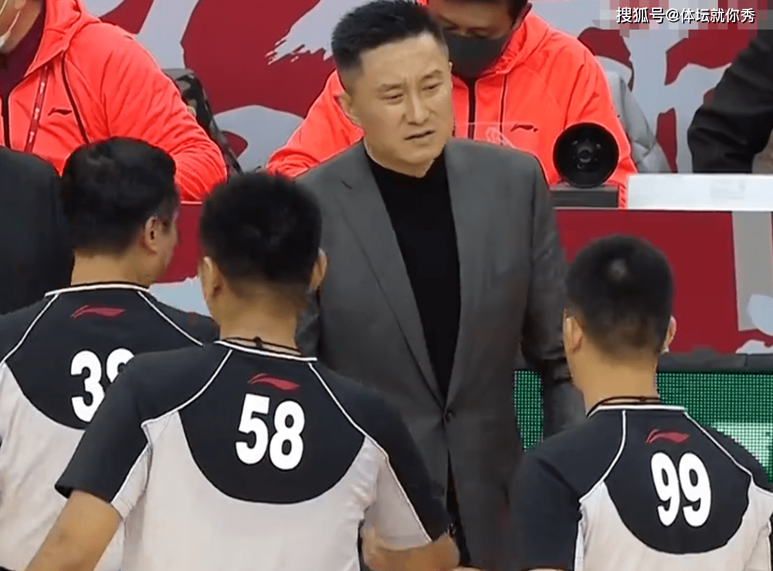 包含荷甲赛前走向成谜，广州队绝杀压哨，质疑声仍在，数据趋势出现新变化的词条jiuyou游戏中心